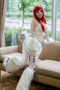 kittensightings:  Atomic Lollipop 2013 - Kitty Cat Katarina by *RayRayCosplay  I have a thing for white