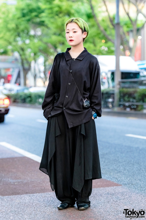 tokyo-fashion: 19-year-old Japanese beauty school student Mai on the street in Harajuku wearing a mi