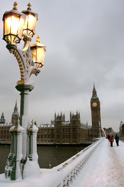 r2–d2:  A Wintry Big Ben in the snow by