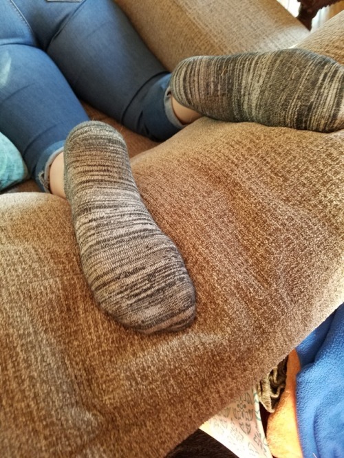 turkishwifefeet:  snoop07:AJ this is a perfect example of a married woman’s feet in socks for a loong day. the sweat, the hard skin and beauiful dark balls of toejam makes me think of smelly wife feet.