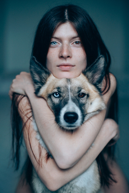 gyravlvnebe:Me and my dog Pandora, adopted from the street© Sergei Sarakhanov 