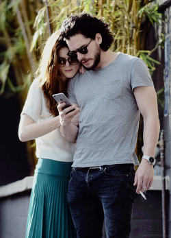 graphiccreativ:  Kit & Rose were spotted