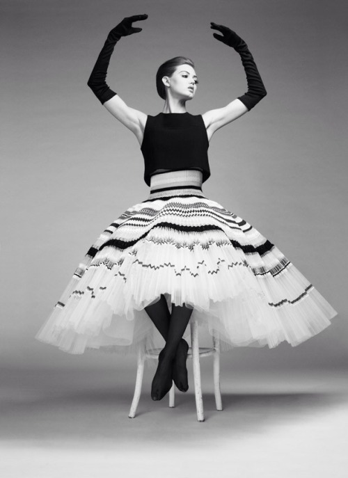 &ldquo;Nine Ways to Sit&rdquo; CR Fashion Book Feb 2015. Lindsey Wixson by Anthony Maule sty