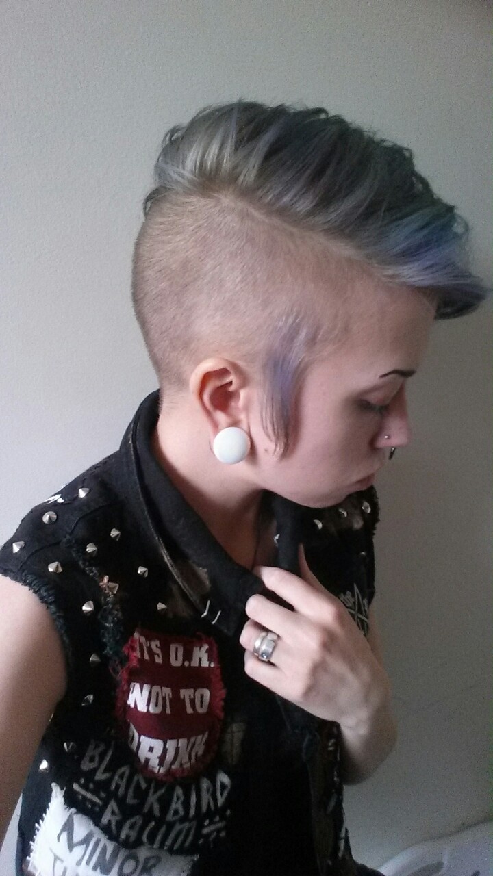 keepyouxvx:  keepyouxvx:  I made progress on my vest, here’s some selfies.  anybody