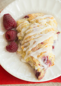 foodffs:  Meyer Lemon-Raspberry SconesReally