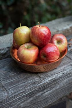 foodffs:  Stuffed Baked Apples  Really nice