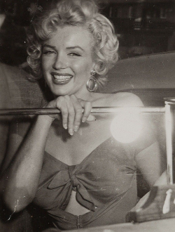 audreyandmarilyn:  Marilyn Monroe at the