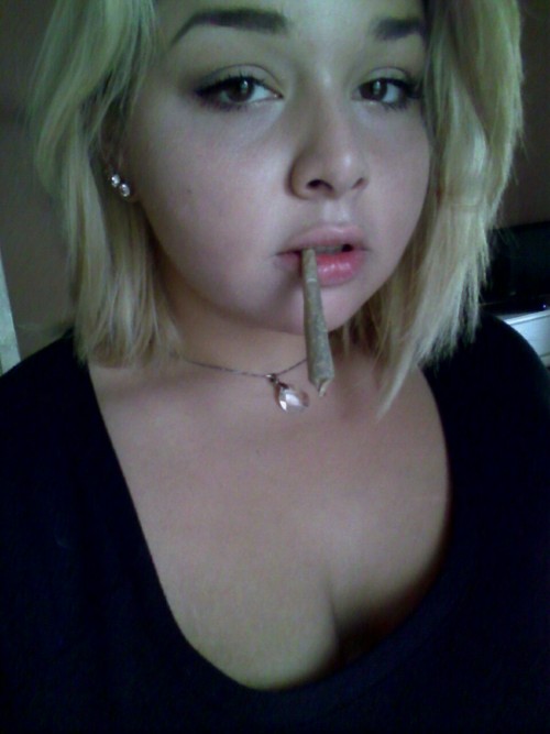 exhaletation:  Different lighting lol  Am I cute like on a scale of 1-10?? Be real!