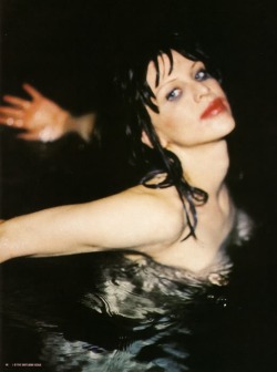 p0ptone:courtney love photographed by ellen