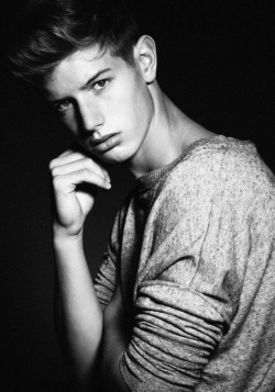 boyuniversity:  Those lips will do just fine.
