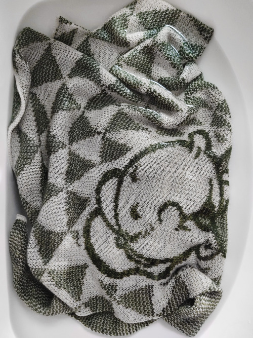 perkypics:Swee'Pea baby blanket · Pisellino in italiano · 100% pura lana extrafine di Zegna degli an