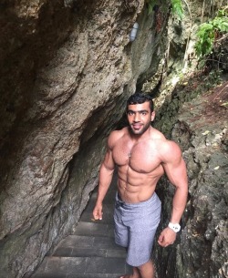 Arabfitnessgods:  Bulging Alpha Stud Spotted.  I Met Abood Through Our Common Friend