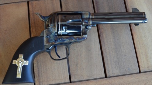 bolt-carrier-assembly:  justremington:  “The Hand Of God” USFA Rodeo customized by Gary Reeder & Joe Perkins  This would be perfect for someone i know.
