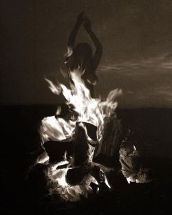 nonalimmen:  Birthdaysuit bonfire season