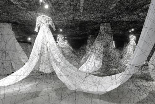 f-l-e-u-r-d-e-l-y-s:  Installations by Chiharu Shiota  The Japanese artist Chiharu Shiota makes installations made ​​of threads that are reminiscent of cobwebs. Objects embedded in them or stacked on top of each other create a environment imbued with