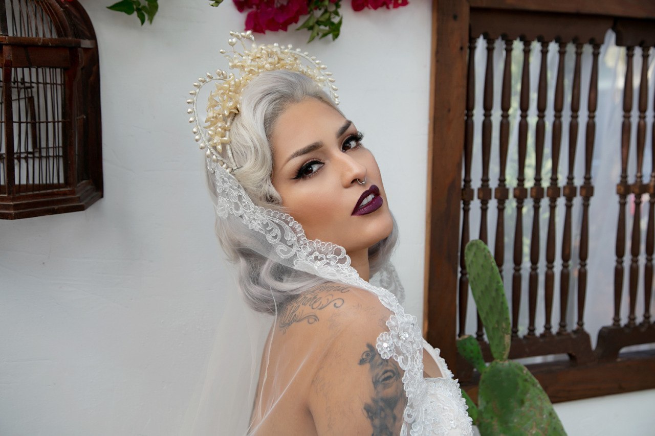 lipstickstainedlove:  miss-love:  The bride to end all brides  Inspo 