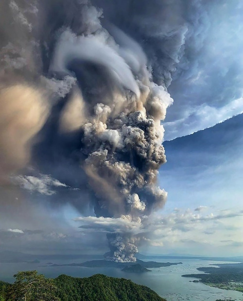 without-ado:  2020 Taal Volcano Eruption