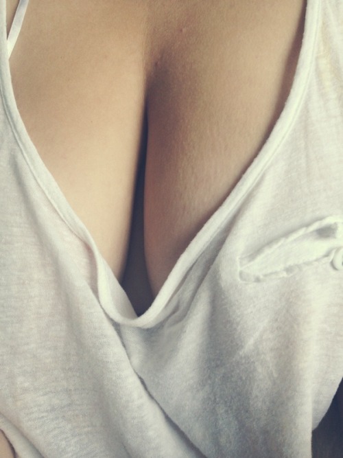 romaromani:No work, no bra, no problem.And no way I’m NOT reblogging this.