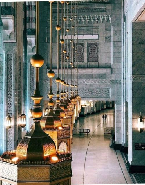 lesfressange:                         Great Wonders of the Islamic World Series I1. Blue Mosque, Ist