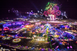 insomniacevents:  Remember this? 👀 🎉 🙌 #ThrowbackThursday #EDCLV