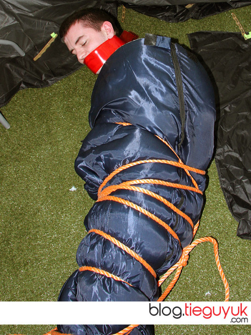 tieguyuk:Sleeping Bags. Not just for sleeping…Courtesy of BondNW from todays update which has