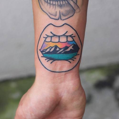 XXX patryk-hilton:  #lips#openmouth#landscape#landscapetattoo photo