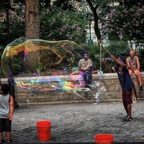 “Big Bubble” #art #artappreciation #streetart #characterofnewyork #dailyart #iphone6 #ny