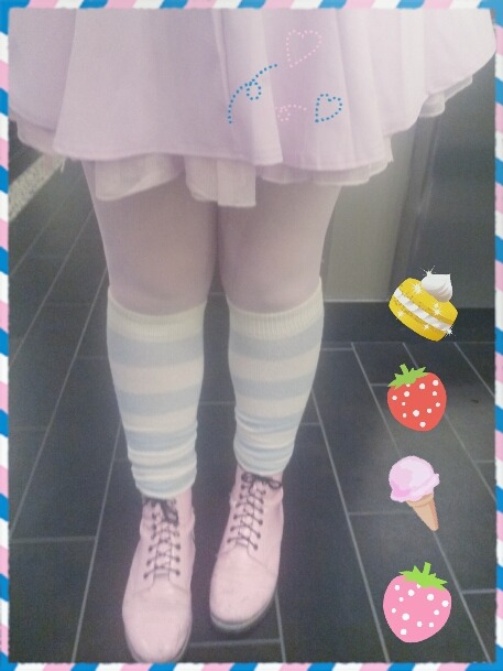flowercrownsandshardblades:  OOTD~ Fairy kei for GO2015 day two!