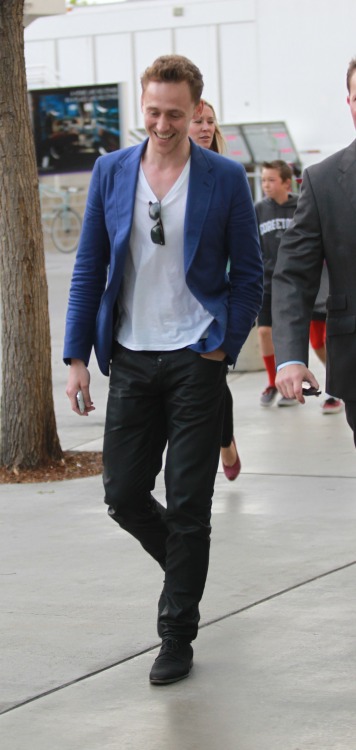 torrilla:  Tom Hiddleston goes to the Clippers game at the Staples Center in Los Angeles, CA on April 22, 2013 [HQ] 