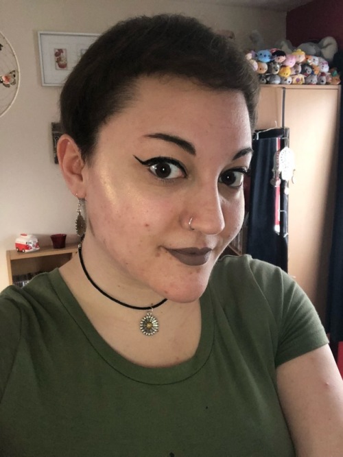 hellojustanotherdorkygirlstuff:The aurora glow kit is everything ✨