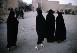 unrar:  Bruce Davidson, Iran, 1964