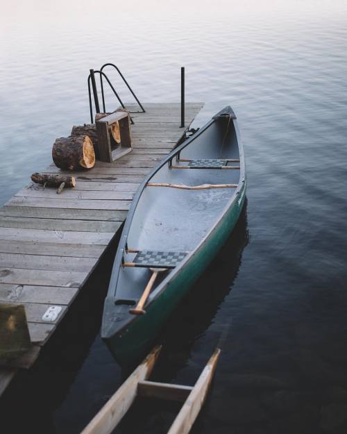 forehsts:  tylorreimer:  It’s crazy to think that summer has almost come to a close. As much as I love summer I’m looking forward flannel shirts and PSLs. Who else is with me? (at High Lake, Manitoba) Instagram  -breathe-