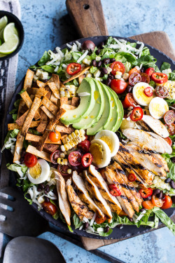 blackgirlsrpretty2: do-not-touch-my-food:    Mexican Grilled Chicken Cobb Salad     i’ve been craving salad all week…God’s trying to tell me something 