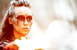 keepcalmimspidey:commandrlexa-blog:Commander Lexa + Sky People have no chillthis