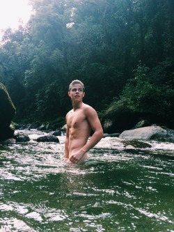 twinkmeetslife:  Hottie of the day - river