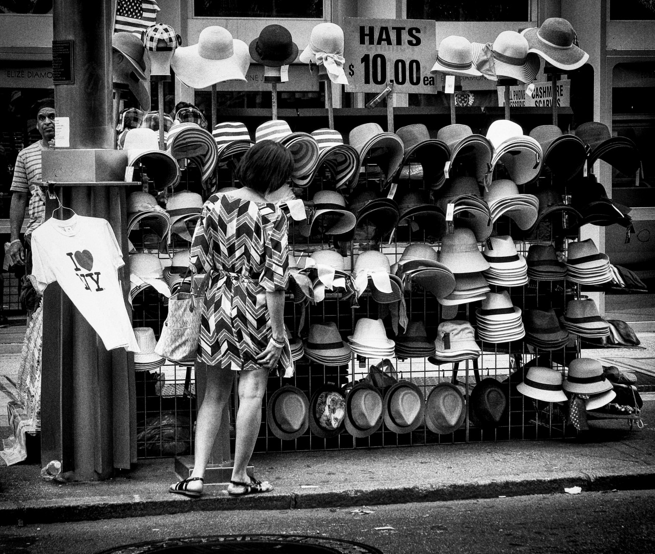 New York CityPhoto: Dieter Krehbiel #hats#photography #Black and White #street market#source:forthepleasureofmylife#Dieter Krehbiel#urban #photographers on tumblr  #Green Eyes 55  #New York City  #black and white photography #new york#manhattan#source: forthepleasureofmylife#2010s#urban life#Street Photography