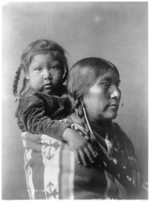 onceuponatown: Happy Mothers Day.1: Arapsoke mother and child . 1908.2: Arapsoke mother and child. 1