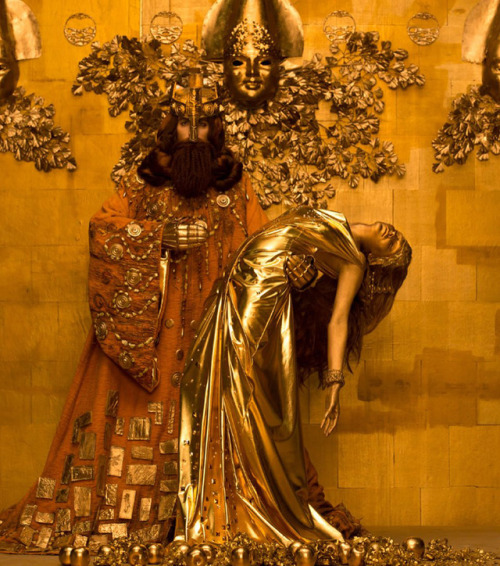 underchestnuttree84: Recreations of a Gustav Klimt’s paintings by Inge Prader