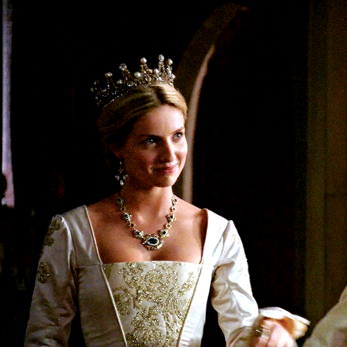 gifshistorical: Annabelle Wallis as Jane Seymour · The Tudors 3.01