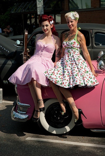 alternative-pinup:  Alternative Pinup girl Follow us at : http://alternative-pinup.tumblr.com/