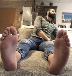 Guys and Their Feet