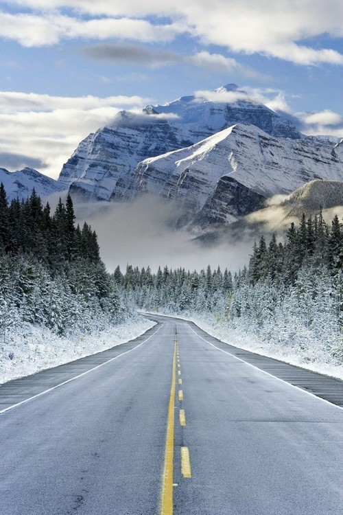 wonderous-world:  Banff National Park, Rocky Mountains, Canada by Gavin Hellie 