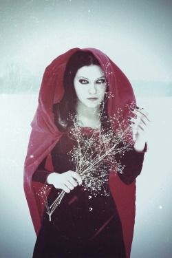 soft-kitti3:  RedRidingHood by mysteria-violent