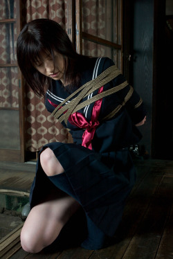 renderedtwice:  r² Rinako Hirasawa 