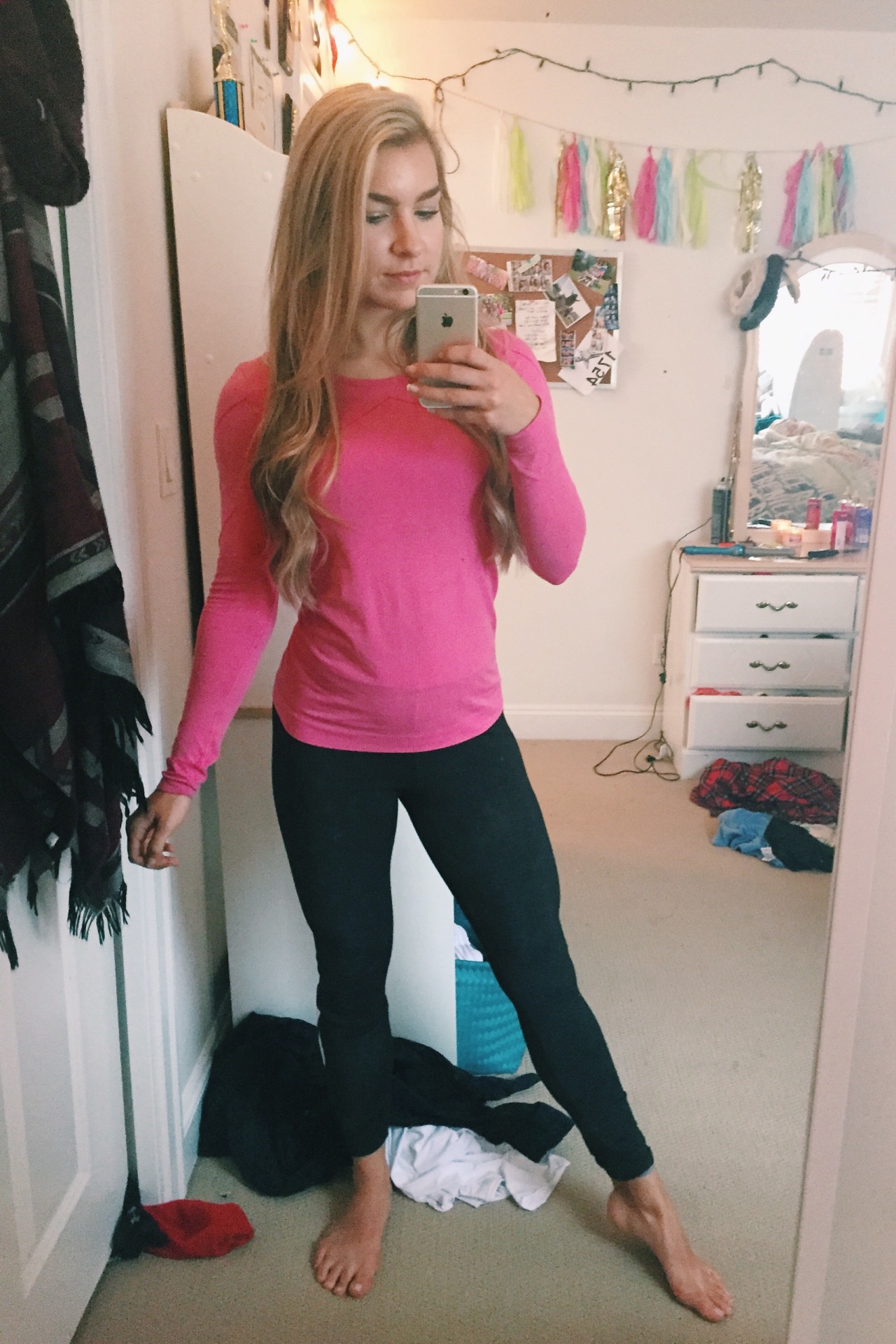 balancedbanana:  julia-lifts:  tagged to post 6 selfies by @jiiminho and @fitand40ish….feeling