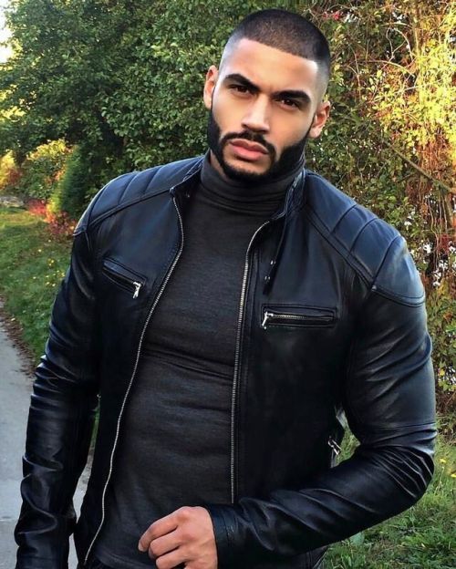 east-london-muslim: A stylish Muslim man full of sexual allure.