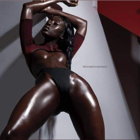 spanky15113:    SHE LOOKS LIKE A DELICIOUS PIECE OF HERSHEY’S CHOCOLATE!