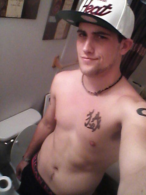 str8guysre-z:  Austin has a thing for cheetos and a criminal record. Nice thick cock.