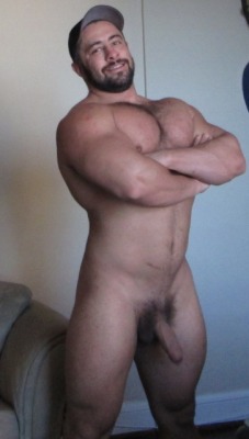 udyrbear:  strongbearsbr:Strong Bears BRVisit and buy male toys at Fort Troff  uno de los favoritos