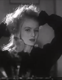 oldhollywood-mylove:    Veronica Lake 1940’s Hairstyle  